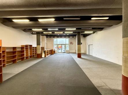 Pronájem - obchodní prostor, 140 m²
