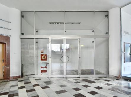 Pronájem obchodní prostor, 18 m²