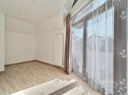 Pronájem bytu, 1+kk, 27 m²