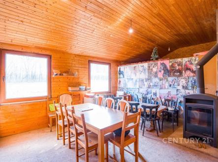 Prodej komerčního objektu, průmyslový areál, 160 m²