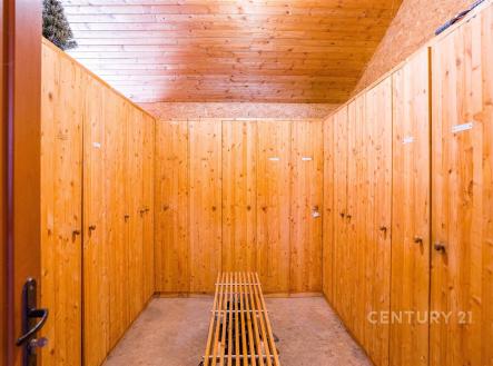 Prodej komerčního objektu, průmyslový areál, 160 m²