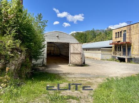 Pronájem komerčního objektu, sklad, 300 m²