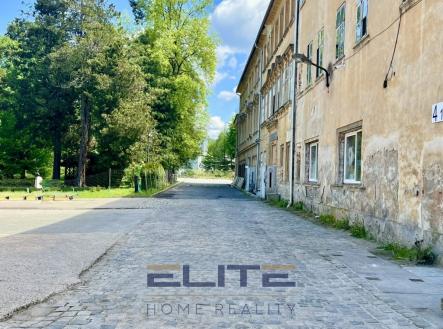 Pronájem komerčního objektu, sklad, 300 m²