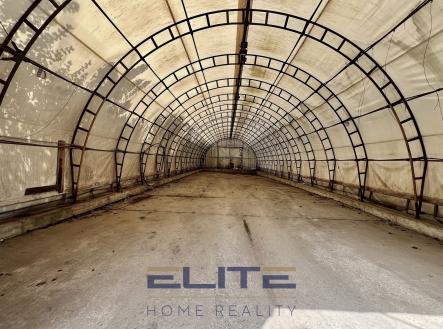 Pronájem komerčního objektu, sklad, 300 m²