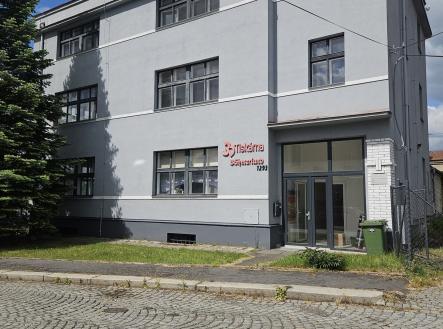 Pronájem - obchodní prostor, 76 m²