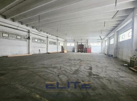 Pronájem komerčního objektu, sklad, 700 m²
