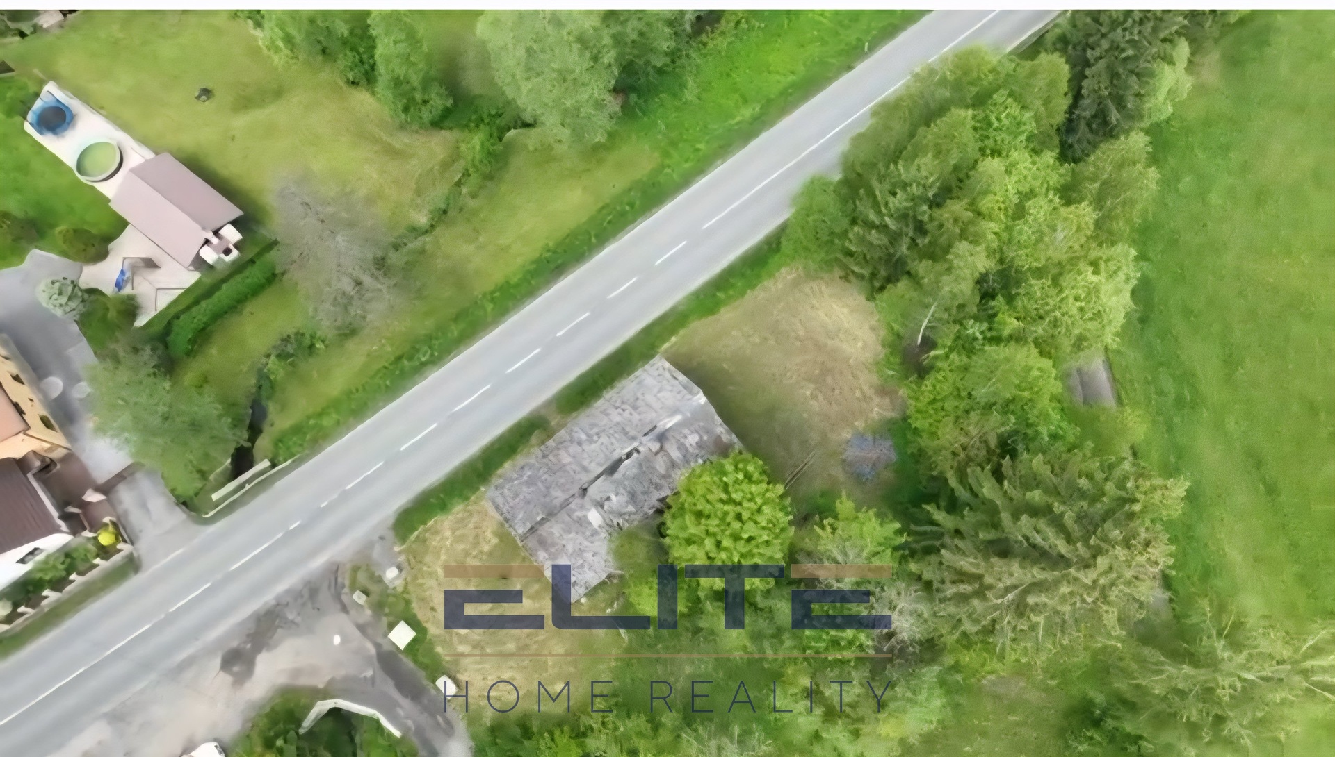 Pozemek s domem na kraji Českého ráje – ideální místo pro nový začátek