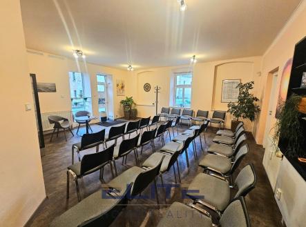 Pronájem obchodní prostor, 67 m²