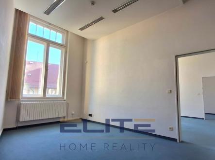 Pronájem kanceláře, 65 m²