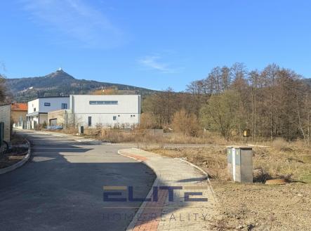 Prodej pozemku pro bydlení, 2 303 m²