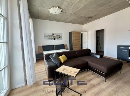 Pronájem bytu, 1+kk, 40 m²