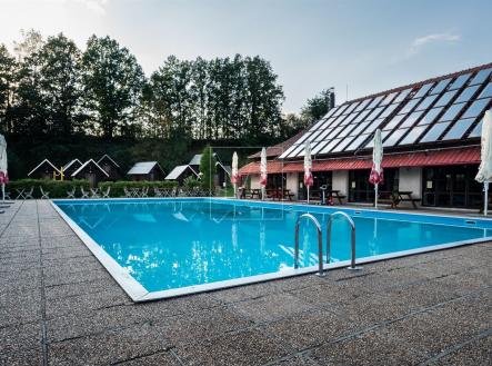 Prodej - hotel, 1 795 m²