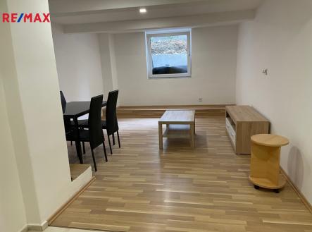 Pronájem bytu, 1+kk, 33 m² obrázek