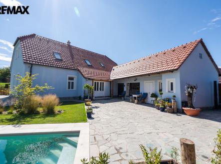 Pronájem domu/vily, 310 m²