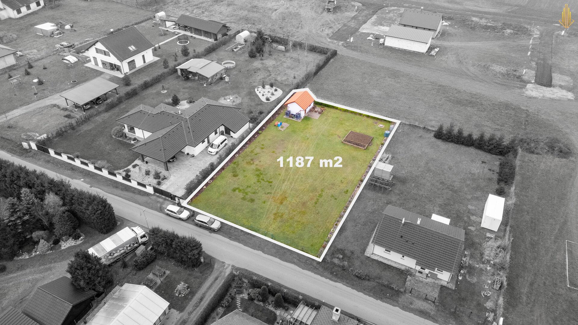 Prodej stavebního pozemku 1.187 m2, Hřibiny-Ledská