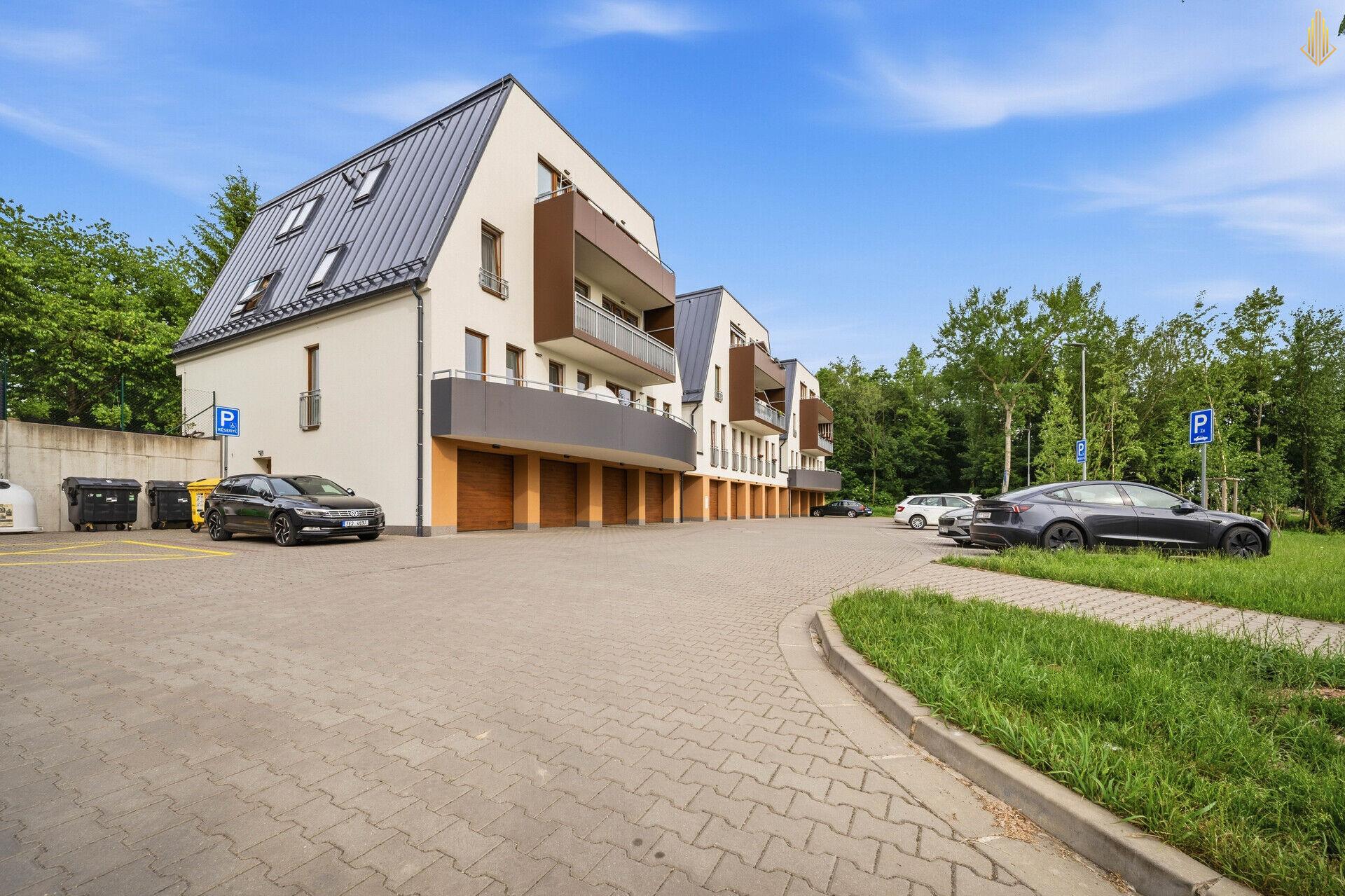 Prodej bytu 2+kk s balkonem – novostavba 2020, Nové Město nad Metují – Březinky
