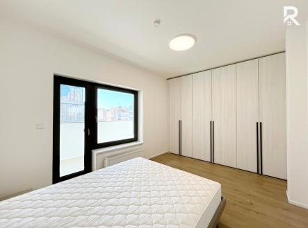 Pronájem bytu, 2+kk, 71 m²