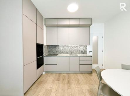 Pronájem bytu, 2+kk, 67 m²