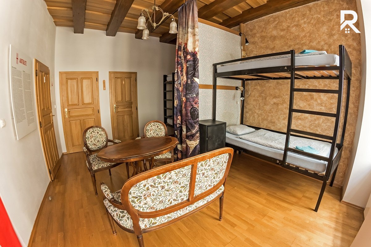 Hostel2