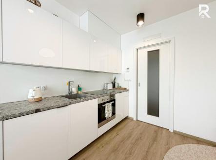 Pronájem bytu, 1+kk, 33 m²