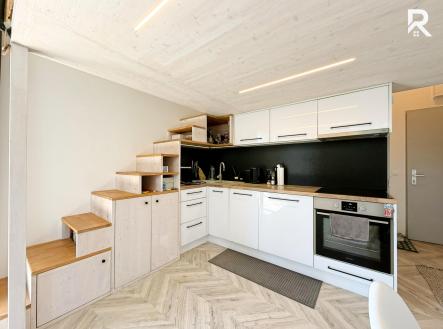 Pronájem bytu, 1+kk, 37 m²