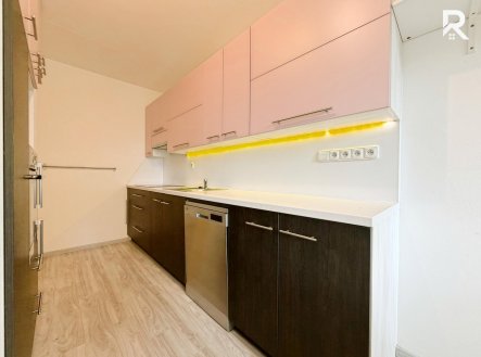 Pronájem bytu 4+1 78 m², Brno - Nový Lískovec