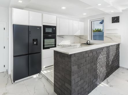 Pronájem domu/vily, 268 m²