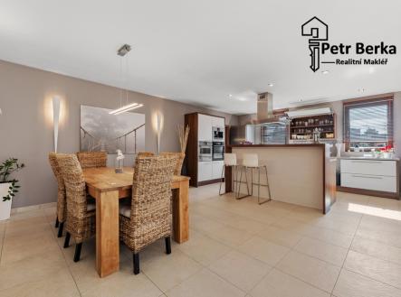 Prodej domu/vily, 308 m²