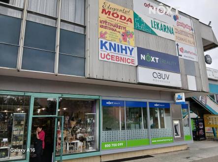 Pronájem komerčního objektu, obchodní centrum, 700 m²