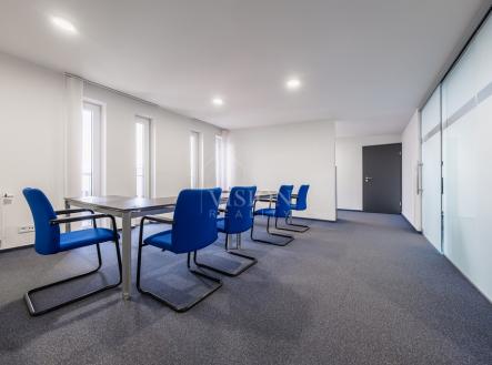 Pronájem kanceláře, 130 m²