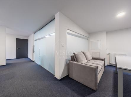 Pronájem kanceláře, 130 m²