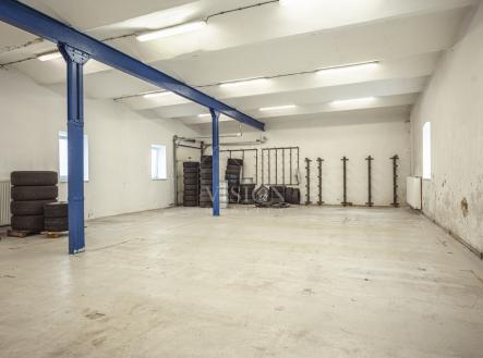 Pronájem skladovací prostor, 234 m²
