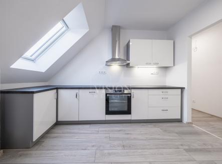 Pronájem bytu, 4+kk, 90 m²