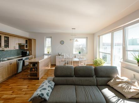 Pronájem bytu, 3+kk, 94 m²