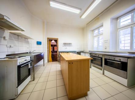 Pronájem kanceláře, 86 m²