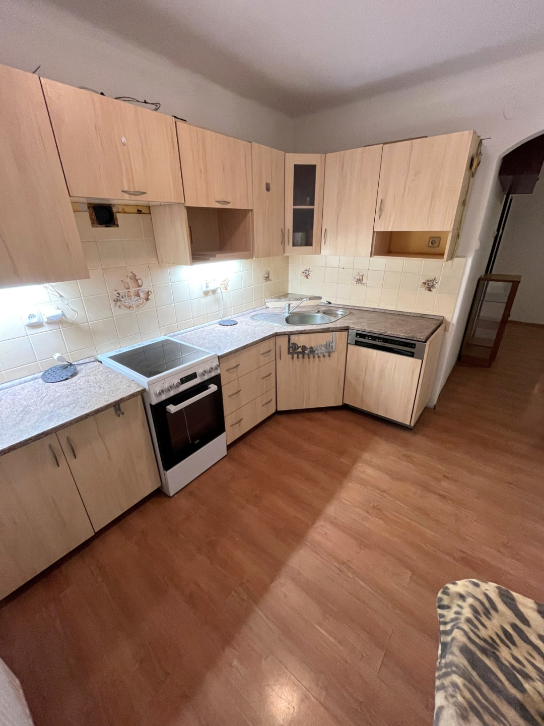 Pronájem bytu 4+1/L,109 m2, Velvary, okr.Kladno, 2.NP, cihla, sklep