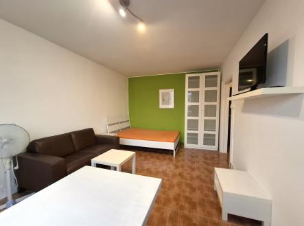 Pronájem bytu, 1+kk, 32 m²