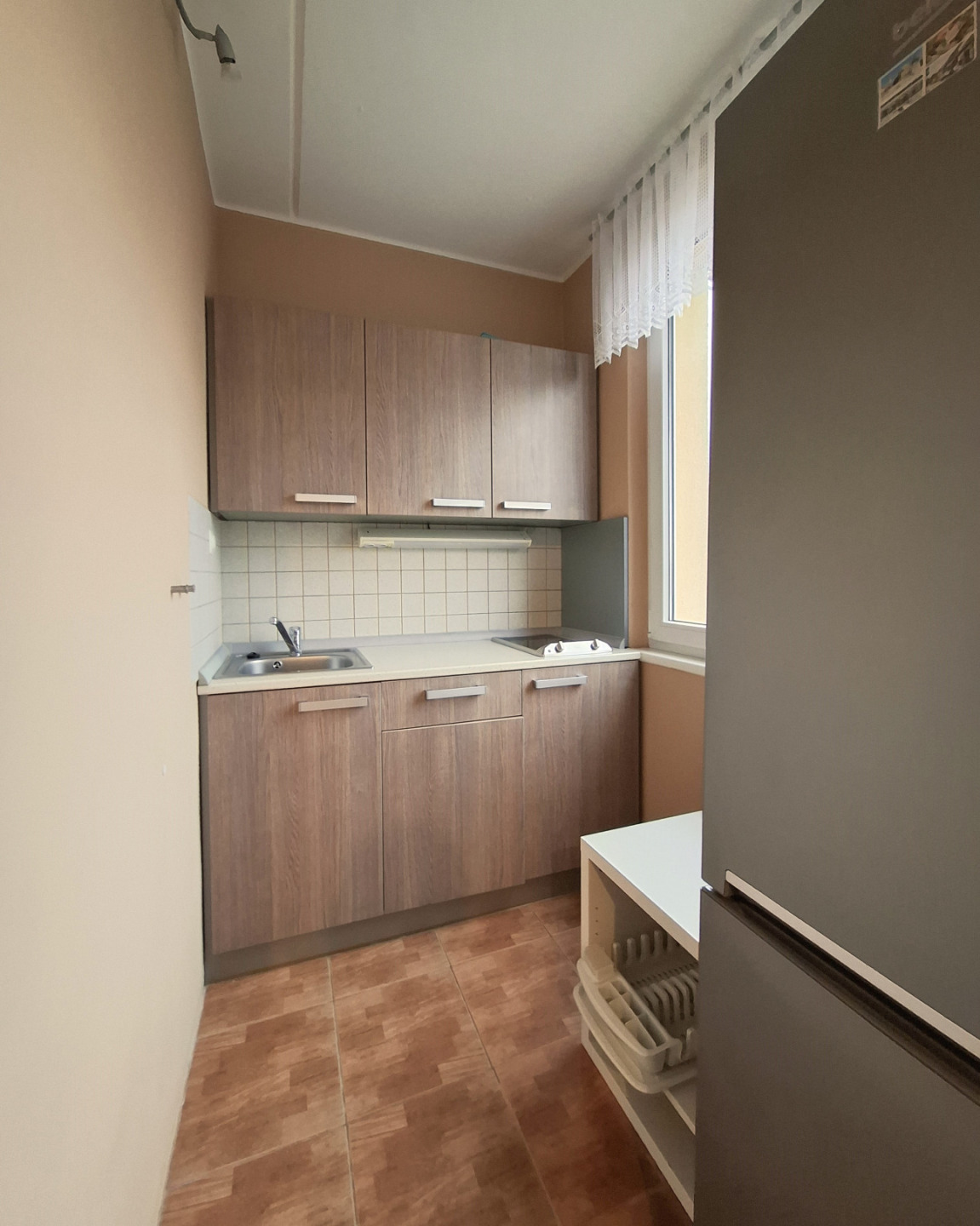 Pronájem zařízeného bytu 1+kk v ulici Brodského, Praha 11 - Chodov, dobrý stav