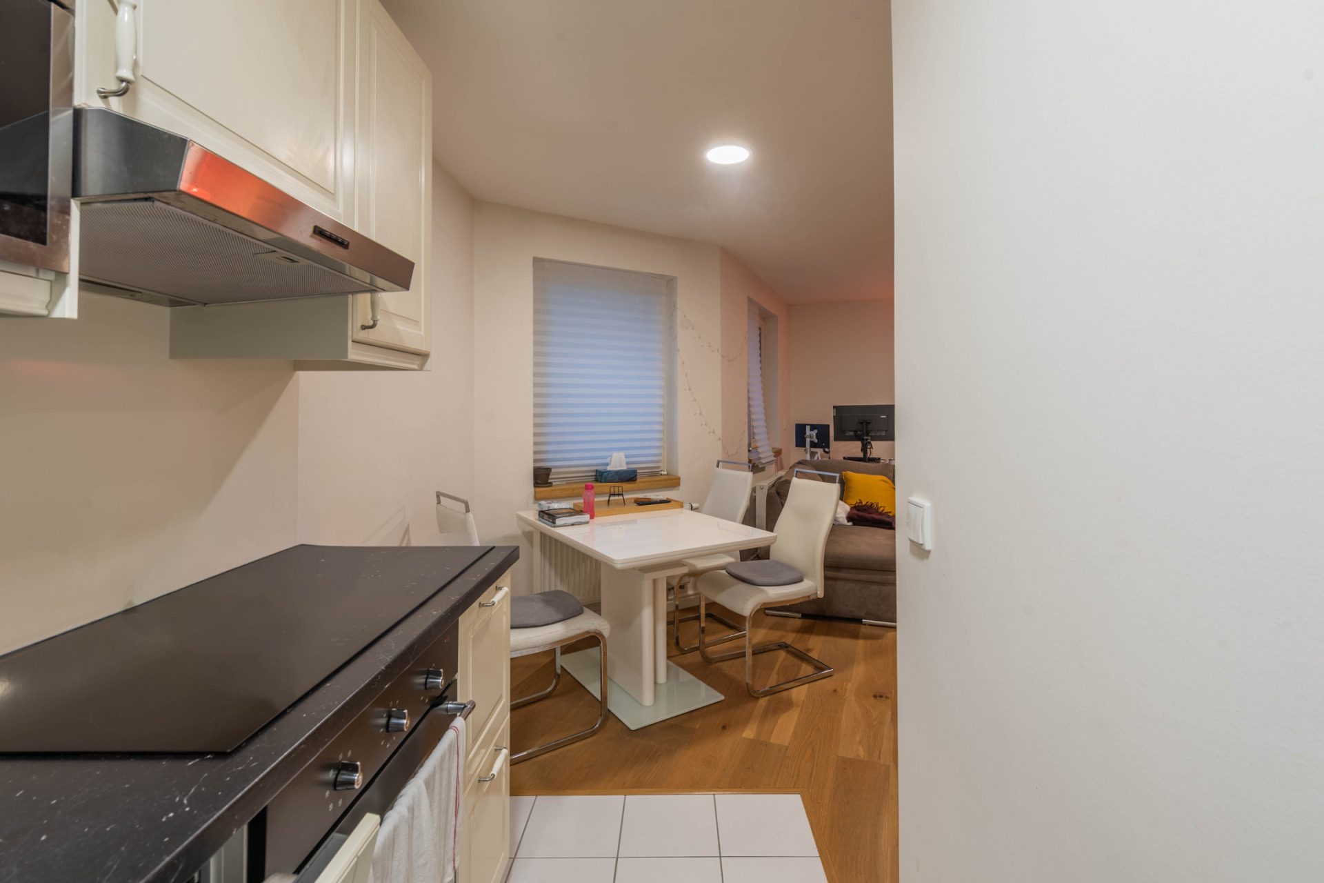 2+kk, 51m2, Veverkova, Praha 7 - Letná, u Strossmayerova nám., zařízený