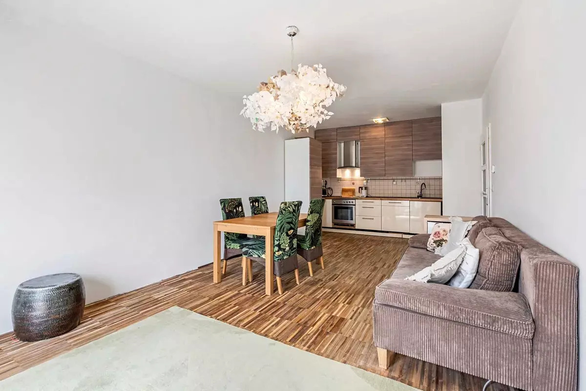 Pronájem bytu 2+kk/T,PS, 82 m2, P8-Troja, ul. K Sadu, 1.NP, OV