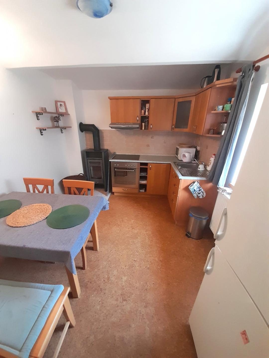 Pronájem bytu 1+1/Z, 24 m2, Roudnice n.L., ul. Chvalínská, 1.NP, cihla