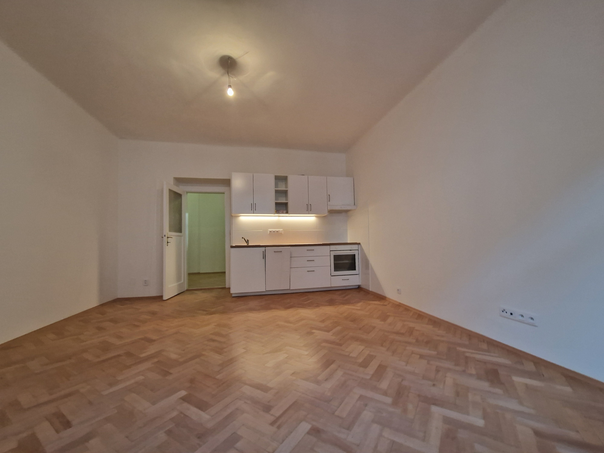 2+kk 54m2 ul. Slezská na Praze 2 