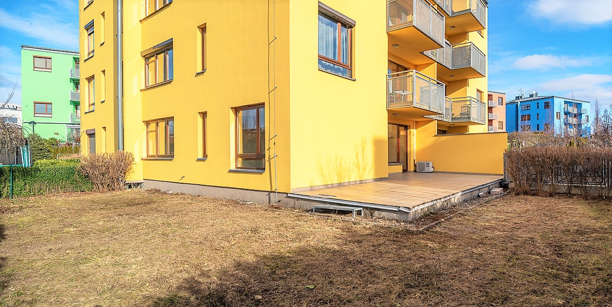 Pronájem bytu 3+kk s terasou, gar. stáním a předzahrádkou v ul. Čistovická, Praha - Řepy