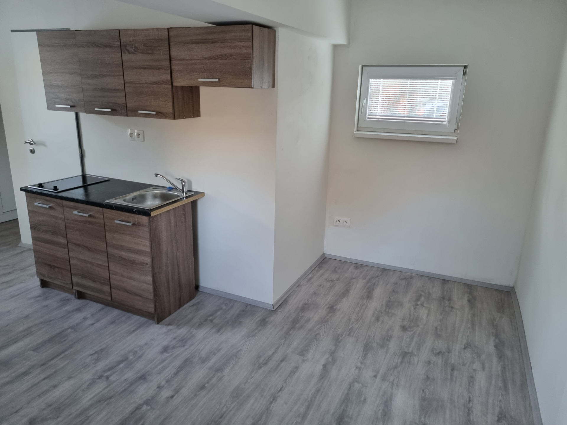 Pronájem RD 1+kk, 31 m2, P8-Čimice, ul. Brandýská