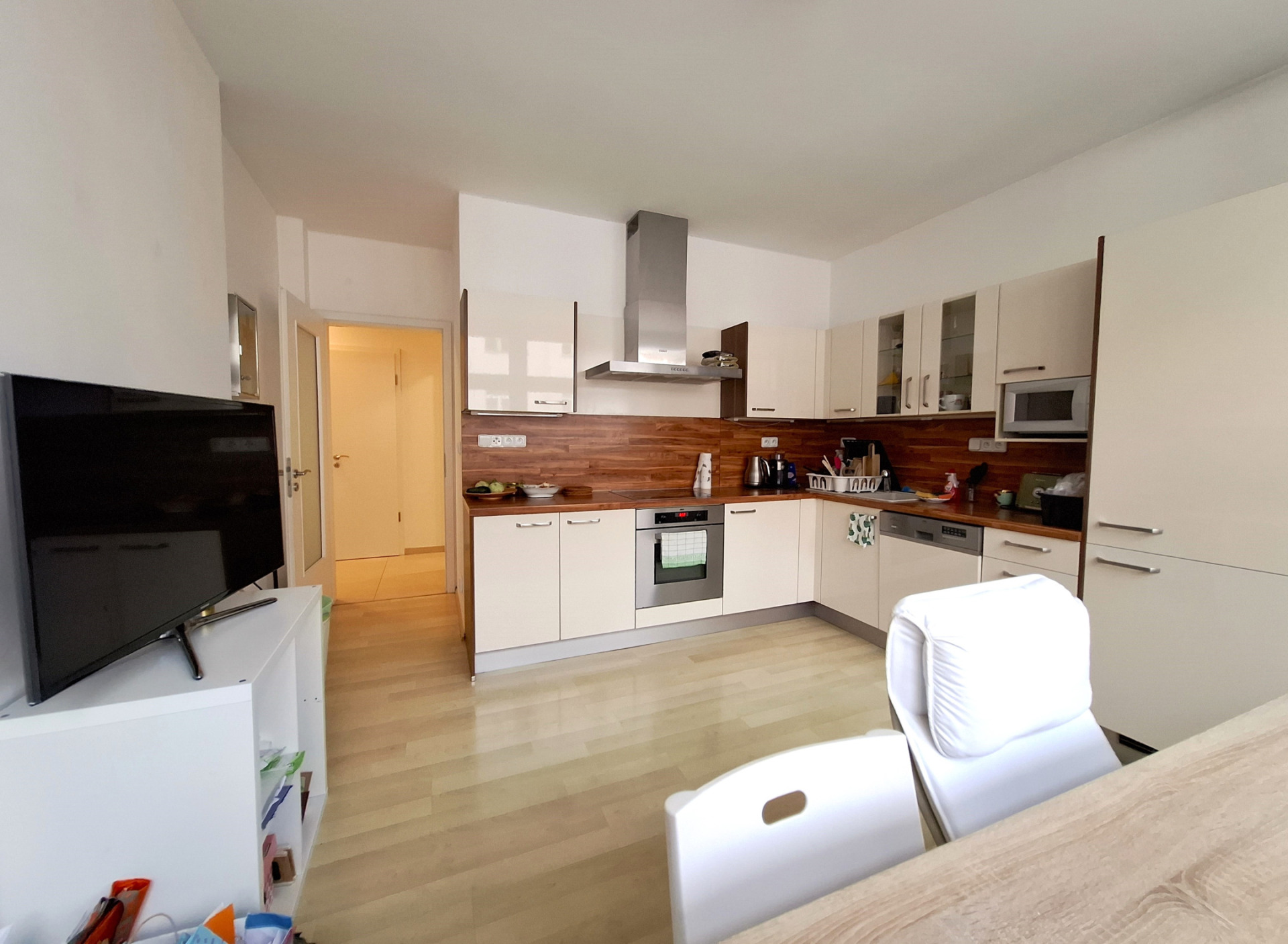 Pronájem bytu 3+1 na Vinohradech, Praha 3, po rekonstrukci, 3 neprůchozí ložnice