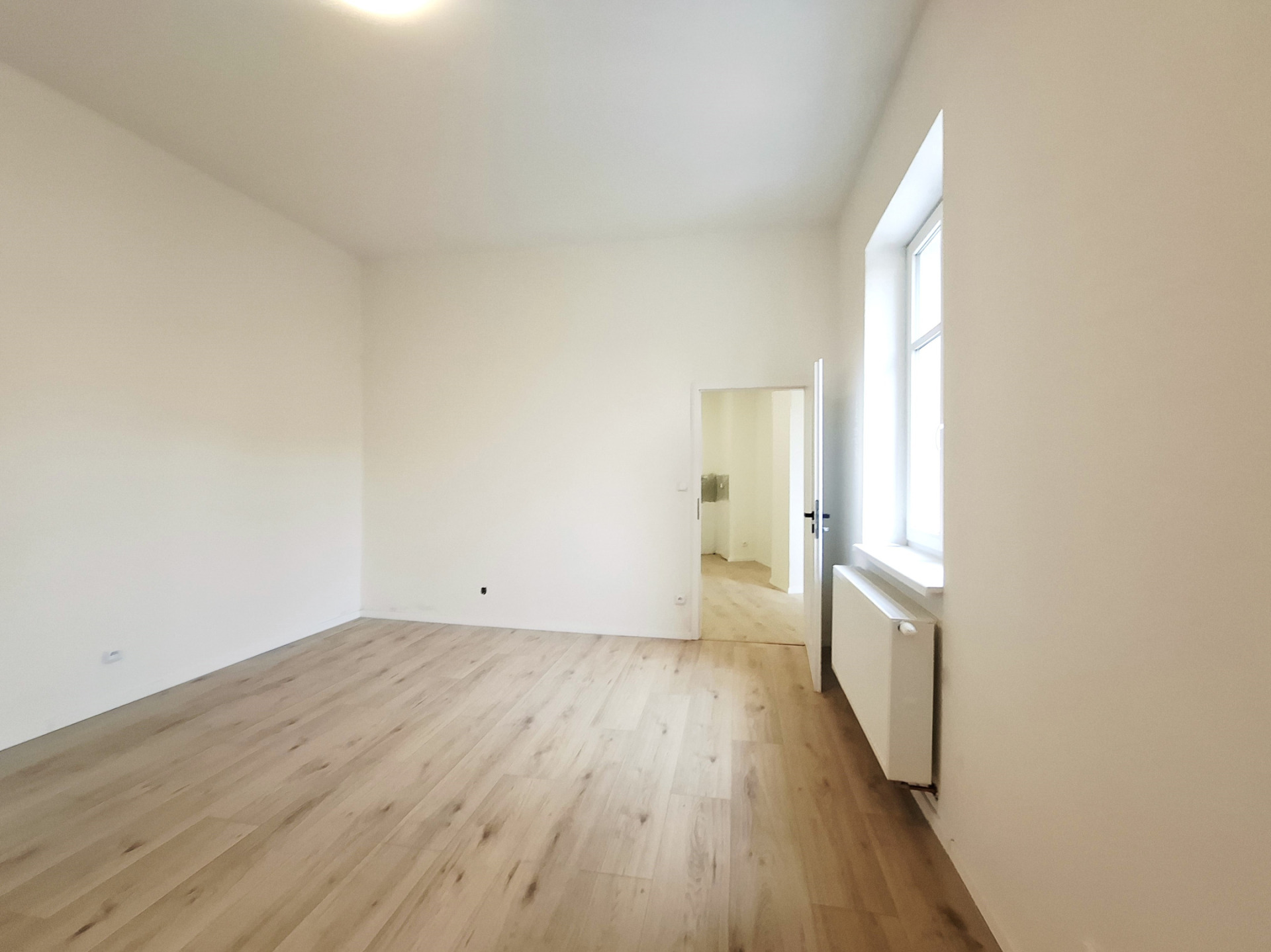 Pronájem bytu 1+1 v Městci Králové, po rekonstrukci, část. zařízený