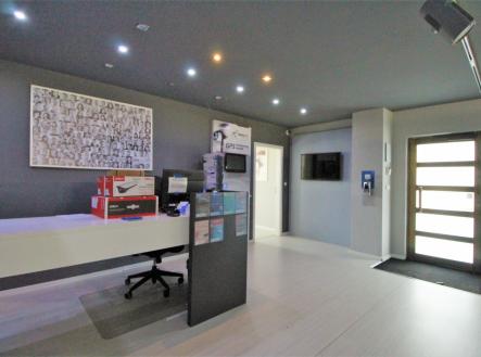 Pronájem obchodní prostor, 165 m²