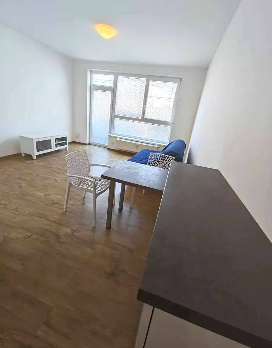 Pronájem bytu 2+kk/B,GS, 64 m2, P9-Vysočany, ul. Pod Harfou, 8.NP, cihla