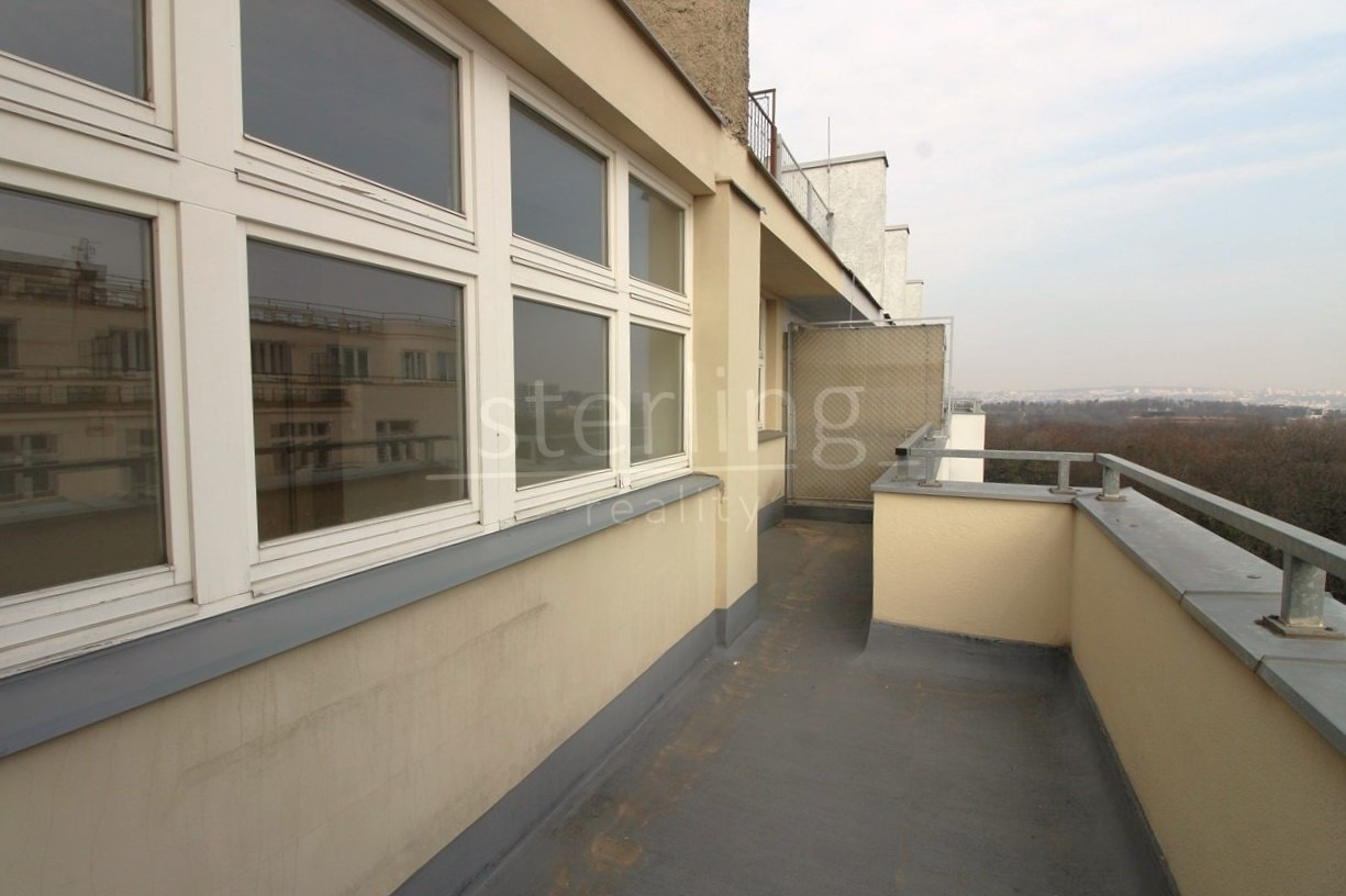 Pronájem bytu 1+1/terasa v ul. Chrudimská, Praha 3 (Flora), nezařízený 