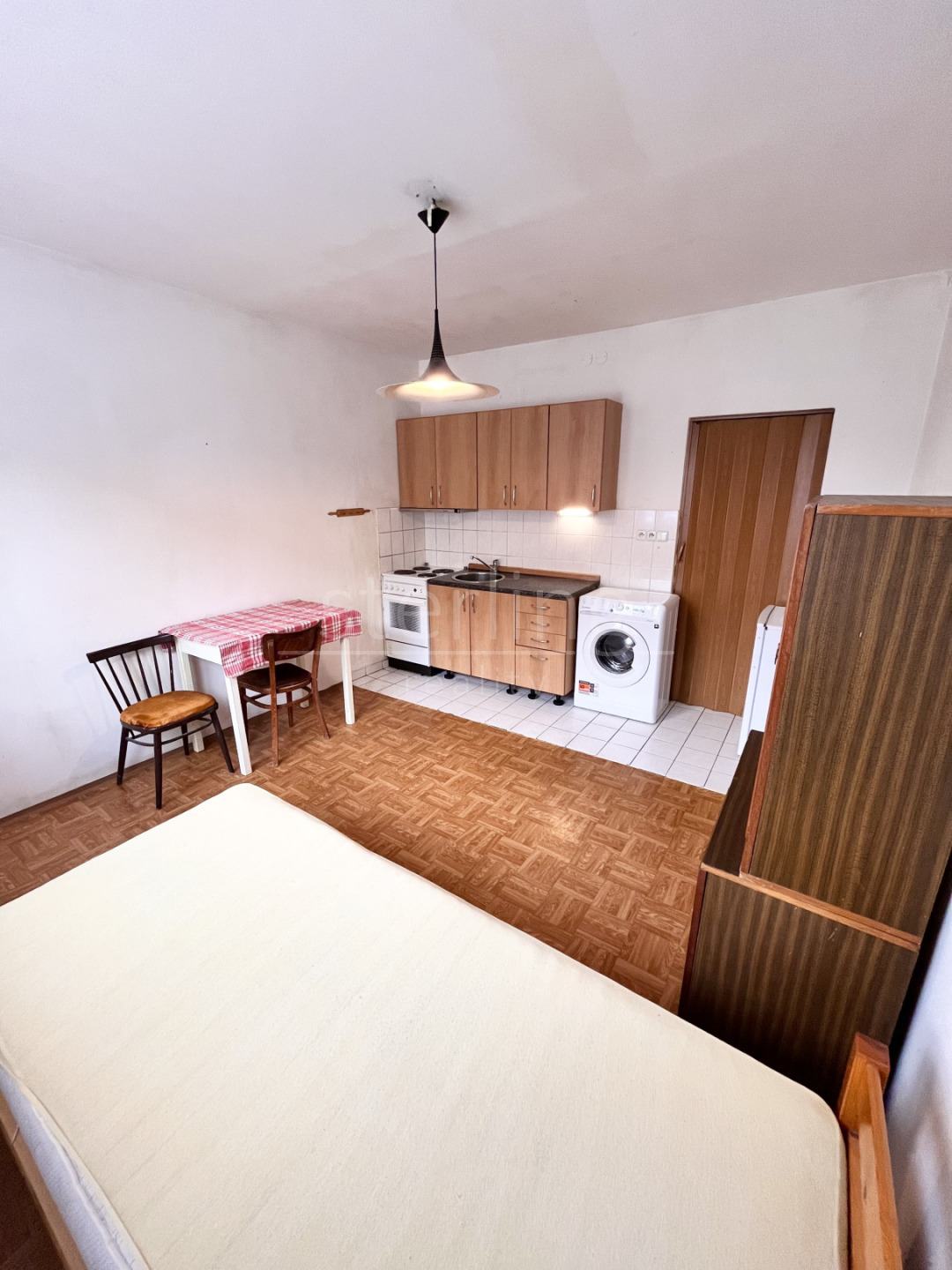 Pronájem bytu 1+kk/L, 25 m2, P15-Hostivař, ul. Gercenova, 2.NP